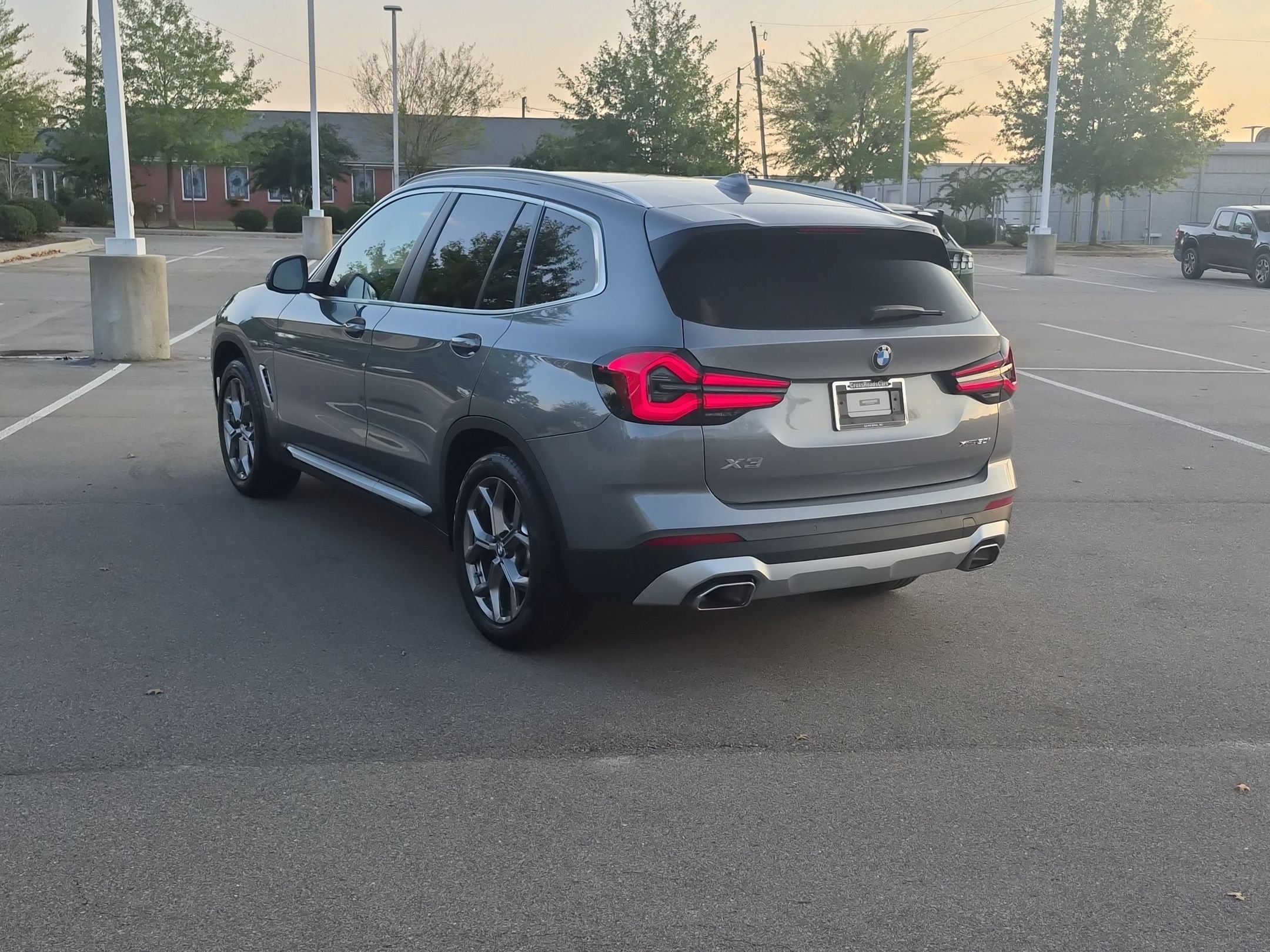 Used 2023 BMW X3 xDrive30i w/ Premium Package w/ZPA AWD/4WD image 6