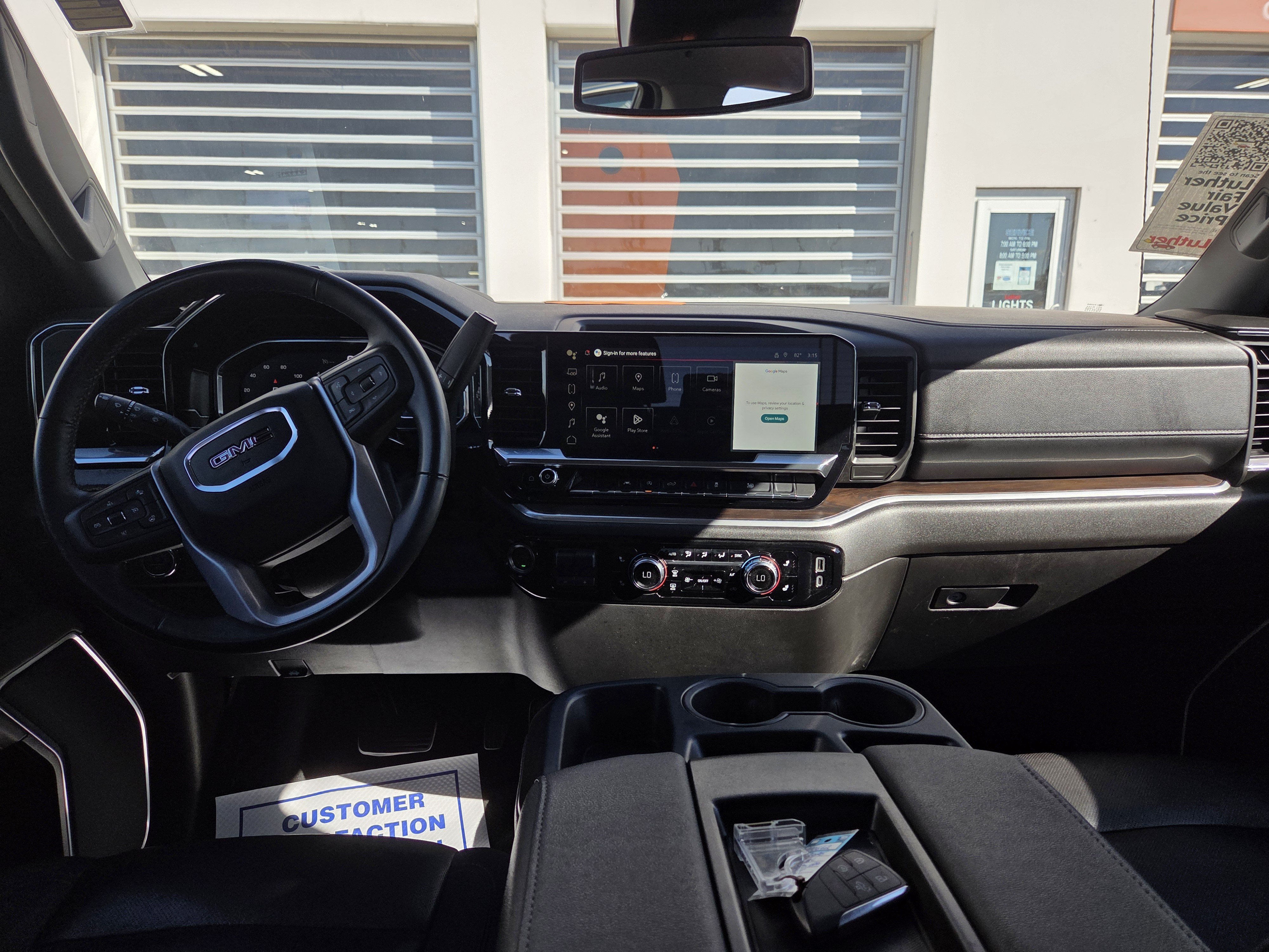 Used 2025 GMC Sierra 1500 SLT AWD/4WD image 14