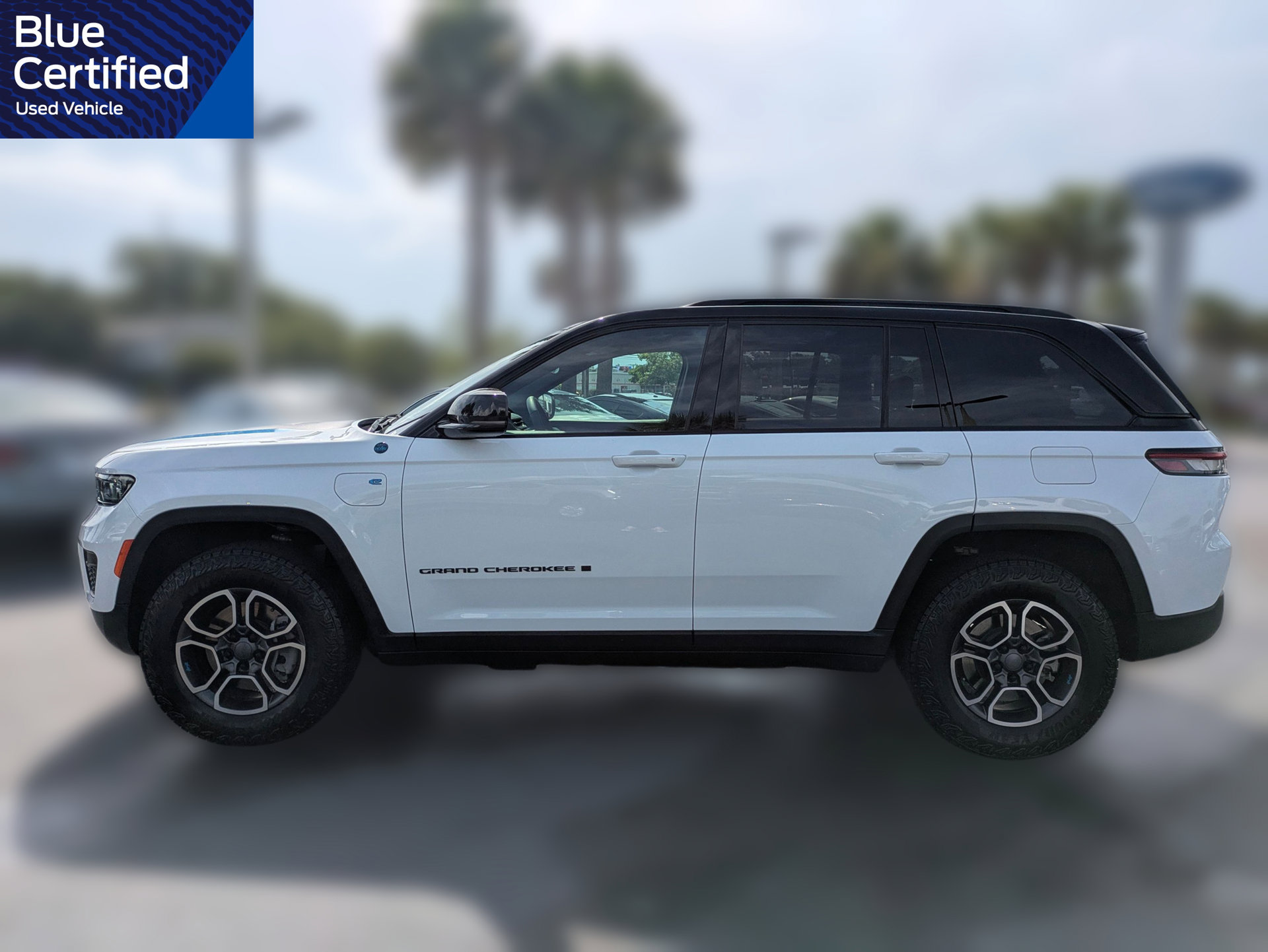 Used 2022 Jeep Grand Cherokee Trailhawk AWD/4WD image 8