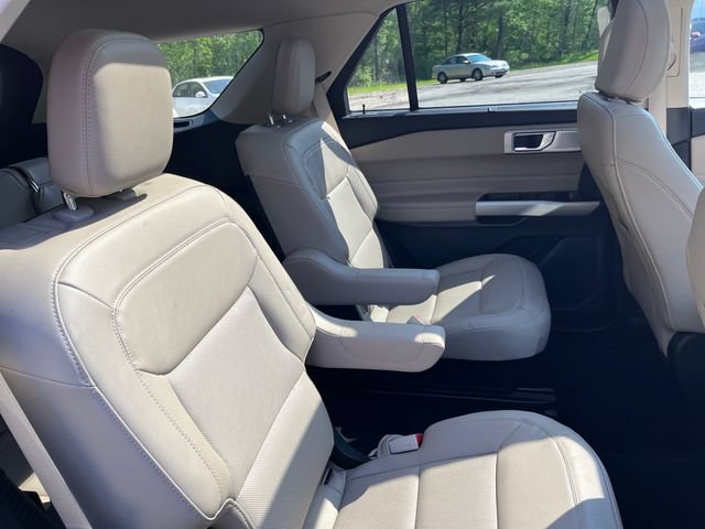 Certified 2023 Ford Explorer Limited w/ Limited Technology Package AWD/4WD image 18
