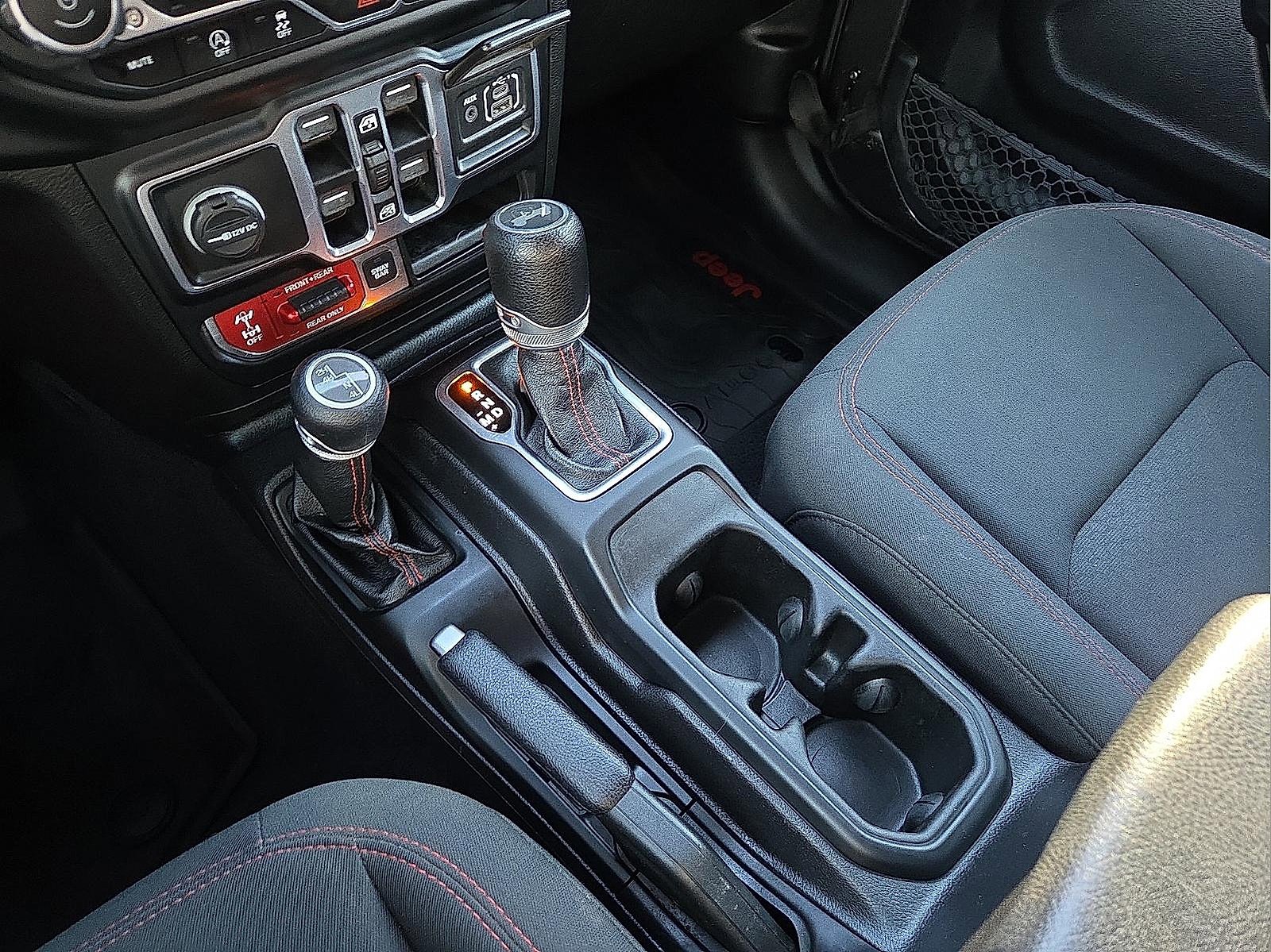 Used 2020 Jeep Wrangler Unlimited Rubicon w/ Quick Order Package 28Y Recon image 25