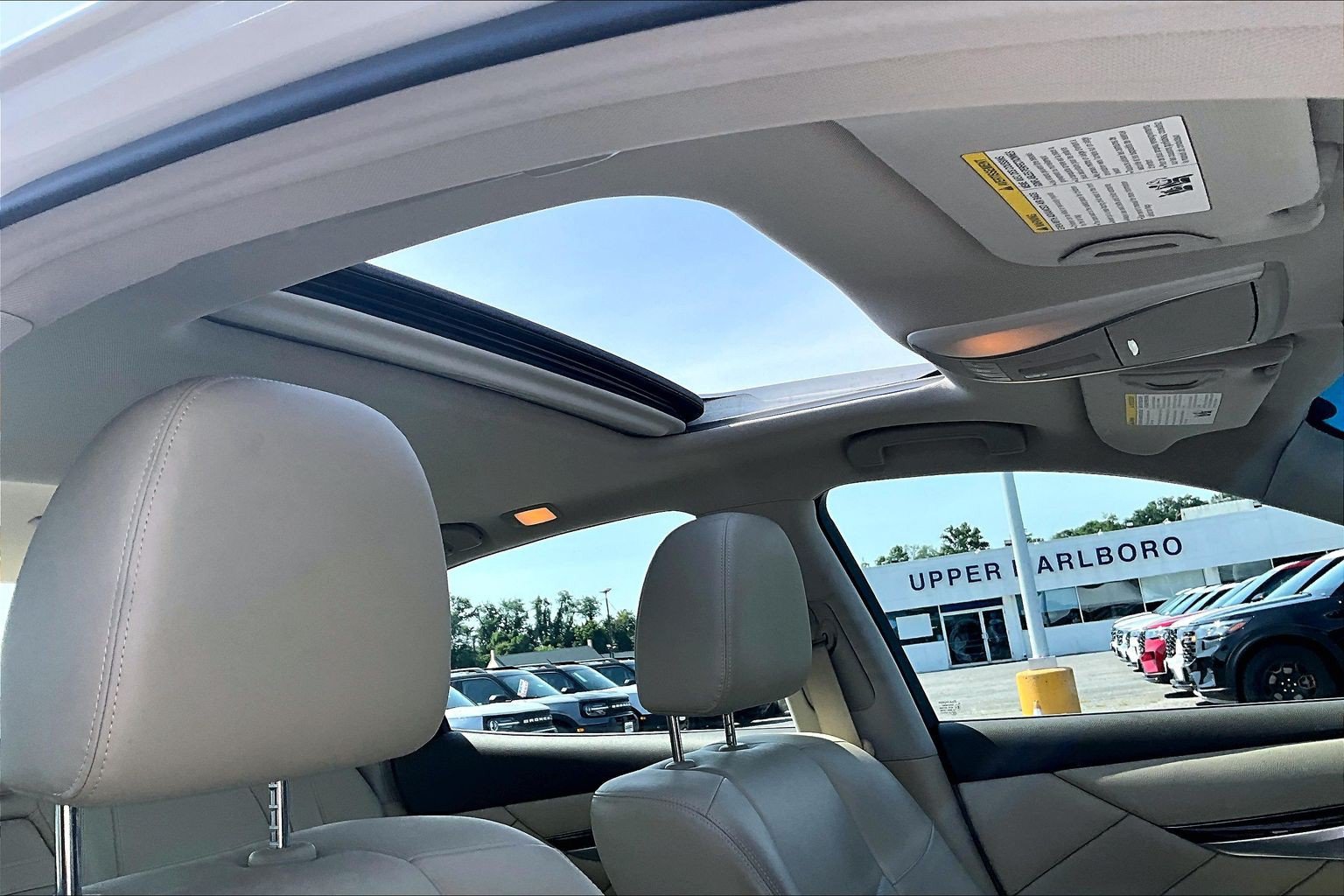 Used 2019 INFINITI Q70 Luxe AWD/4WD image 22