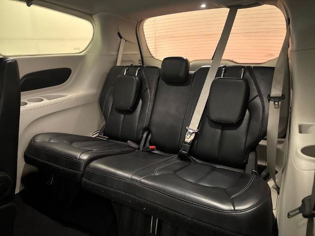 Used 2023 Chrysler Pacifica Touring-L FWD image 30