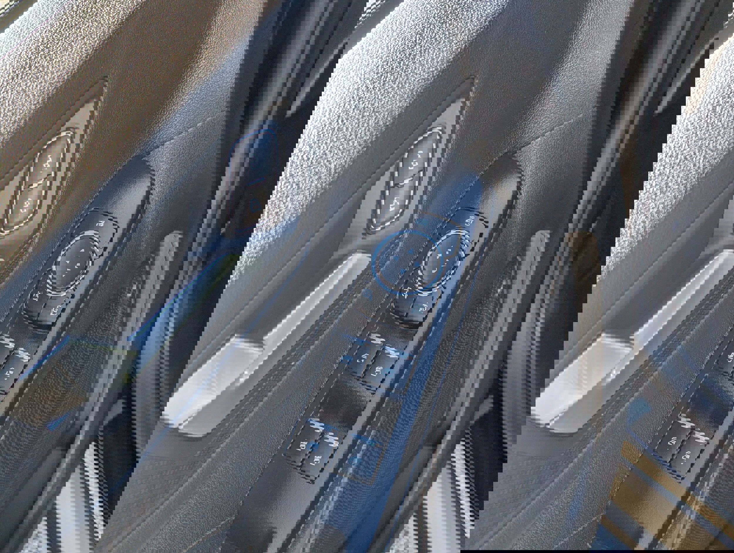 Certified 2025 Ford Escape ST-Line image 19