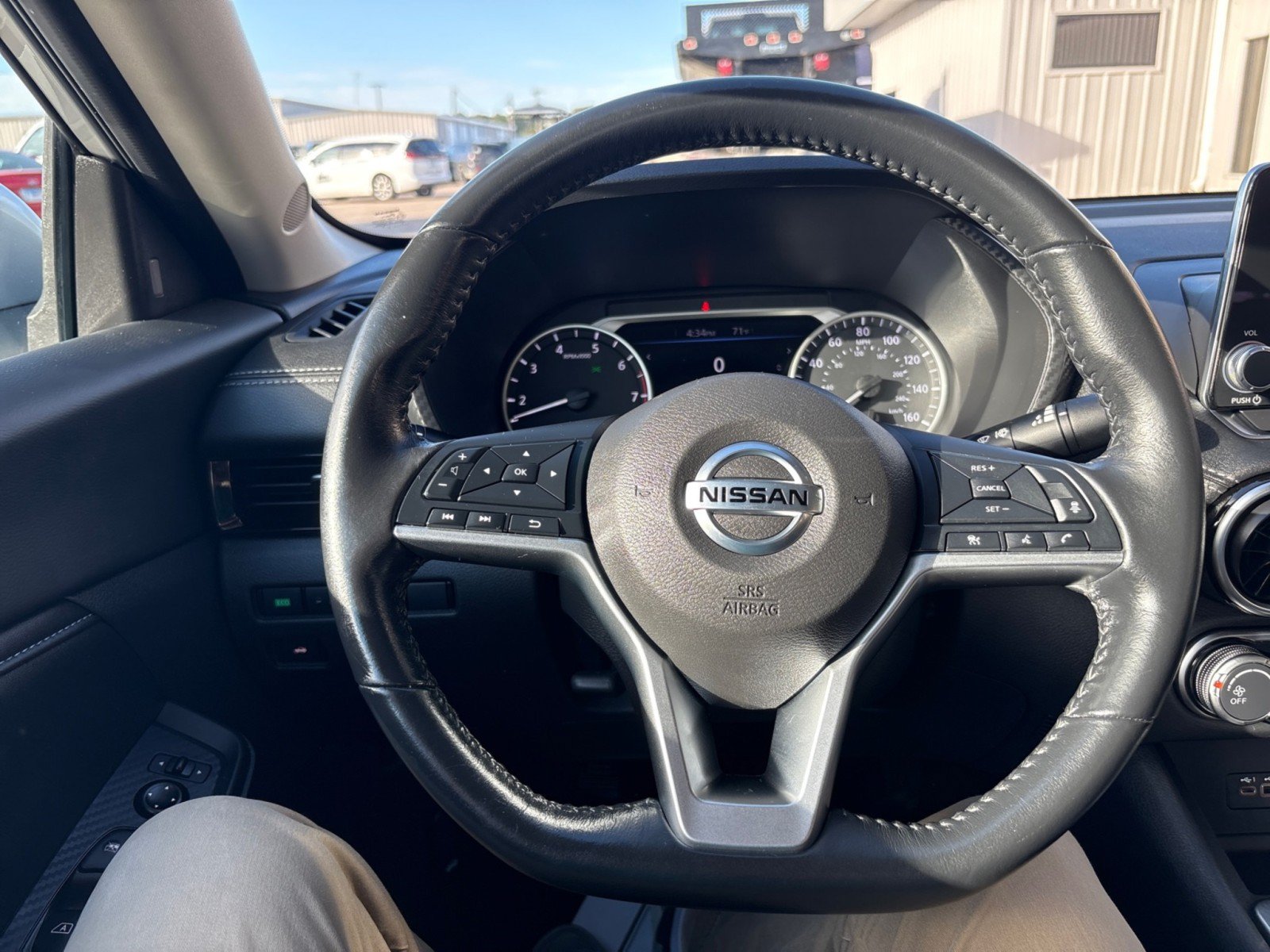 Used 2022 Nissan Sentra SV FWD image 13