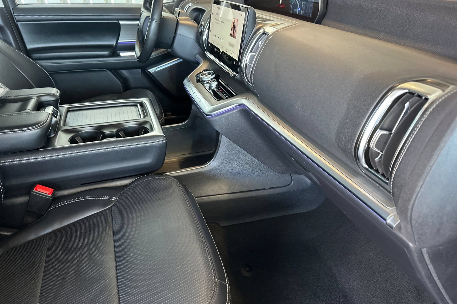 Certified 2025 Ford Expedition Max Platinum AWD/4WD image 18