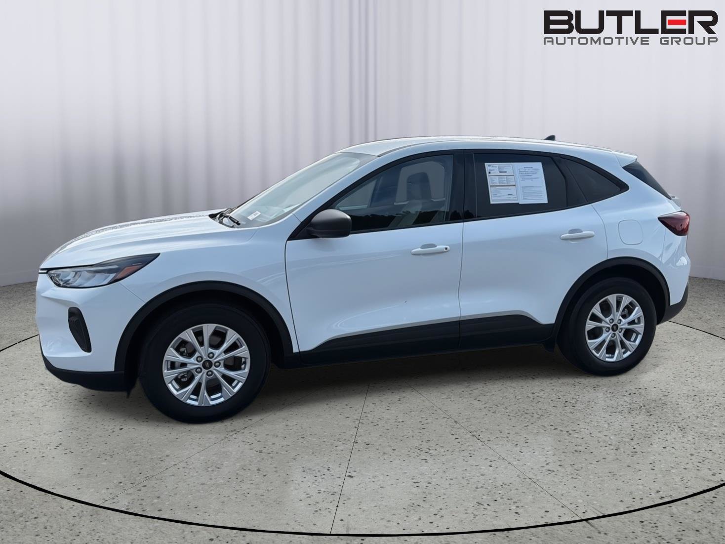 Certified 2025 Ford Escape Active w/ Cold Weather Package FWD image 3