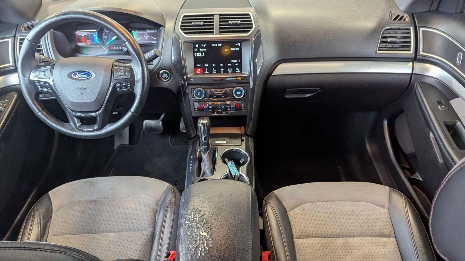 Certified 2017 Ford Explorer XLT w/ Equipment Group 202A image 15