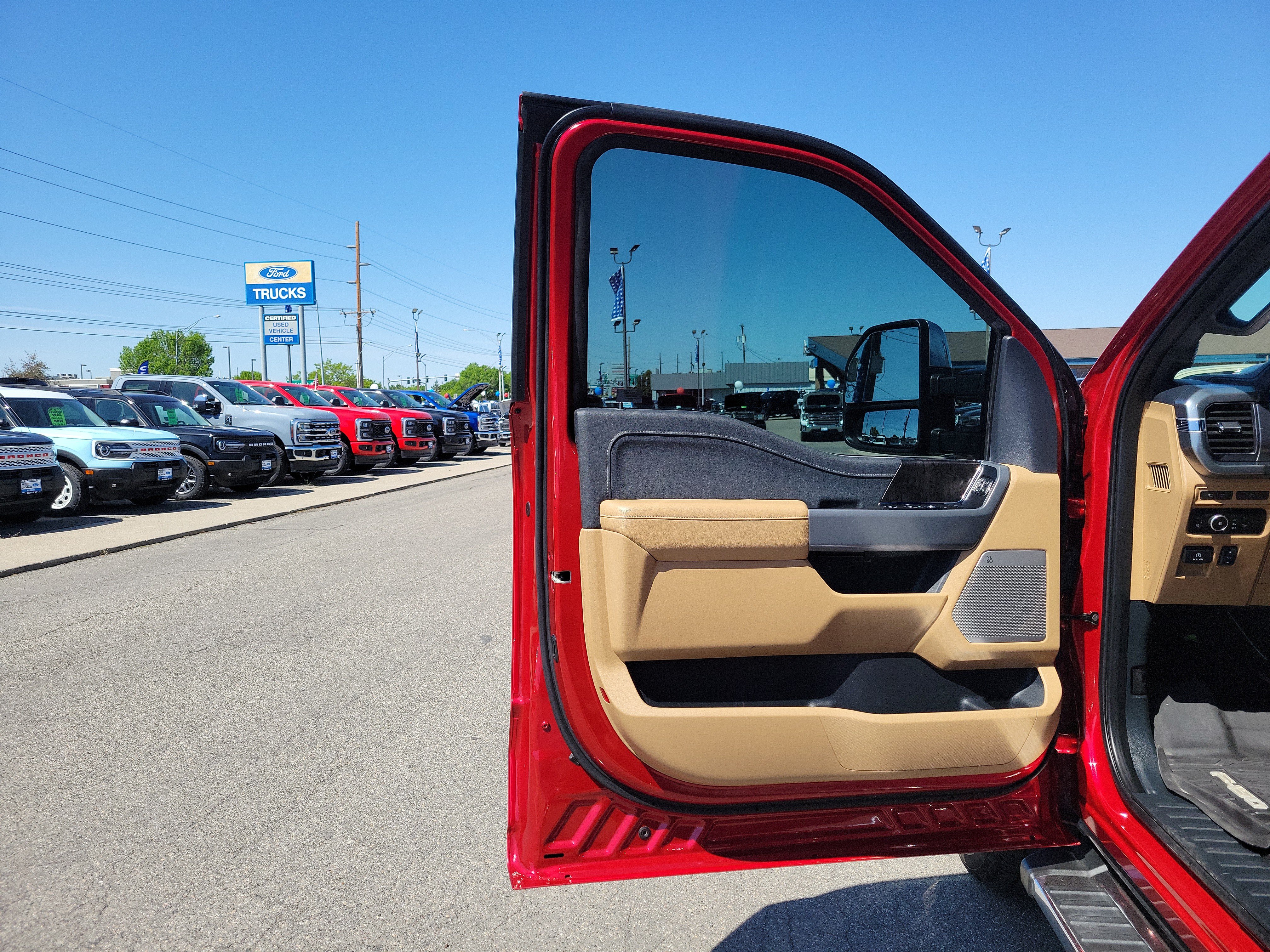 Certified 2023 Ford F150 Lariat w/ Trailer Tow Package AWD/4WD image 18