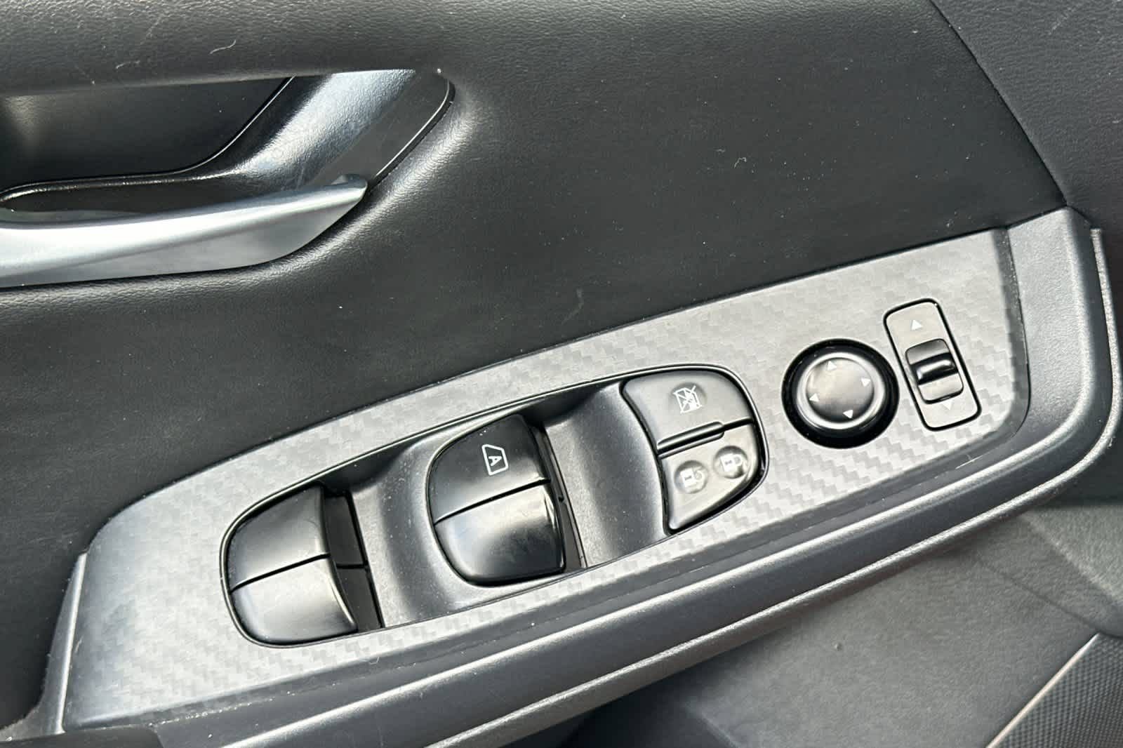 Used 2025 Nissan Sentra SV FWD image 14