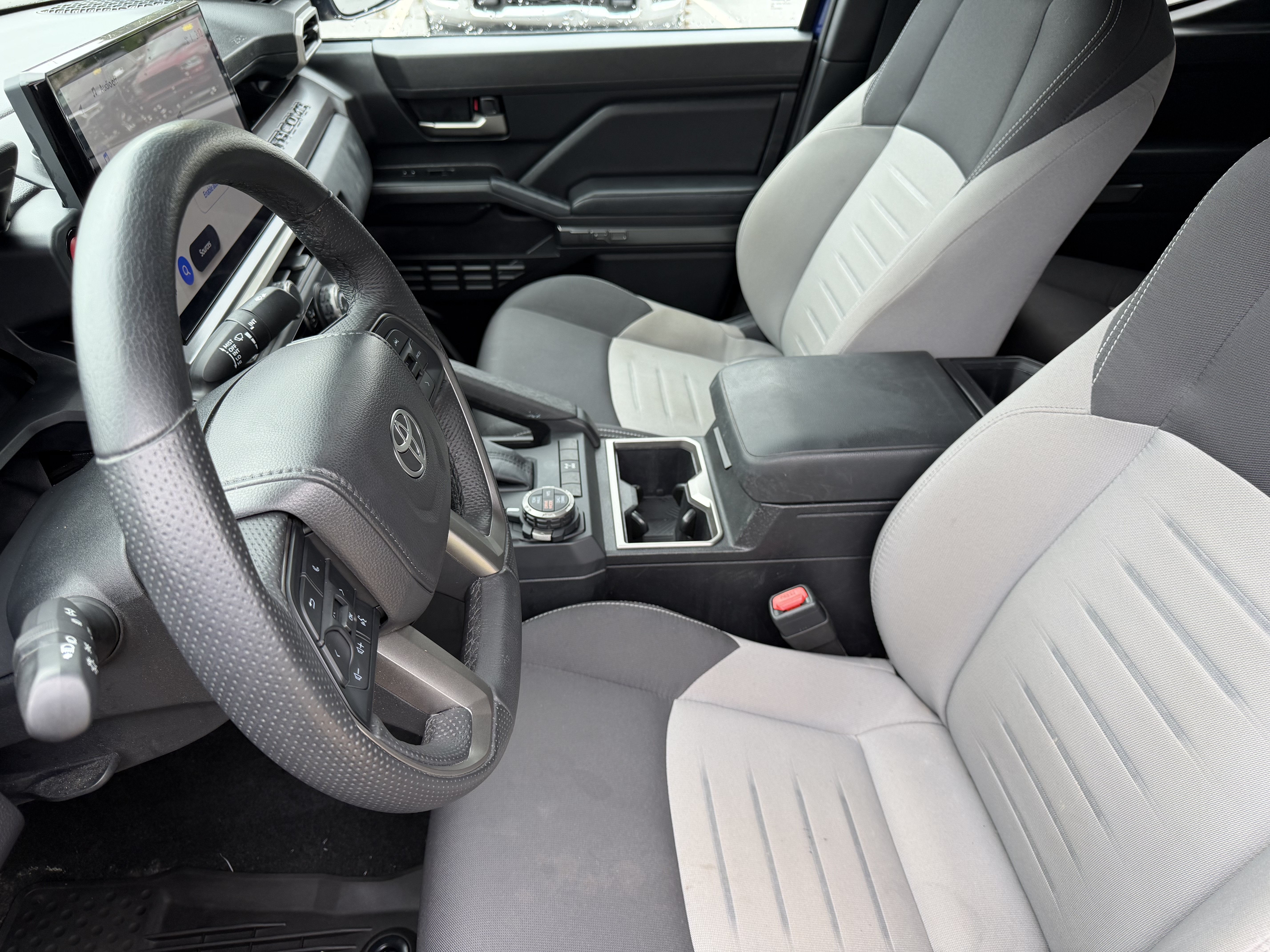 Used 2025 Toyota Tacoma TRD Off-Road AWD/4WD image 10