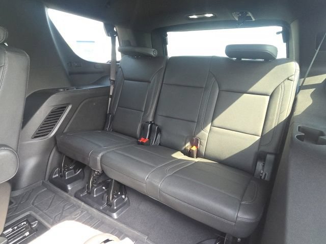 Used 2024 Chevrolet Tahoe Z71 w/ Luxury Package AWD/4WD image 18