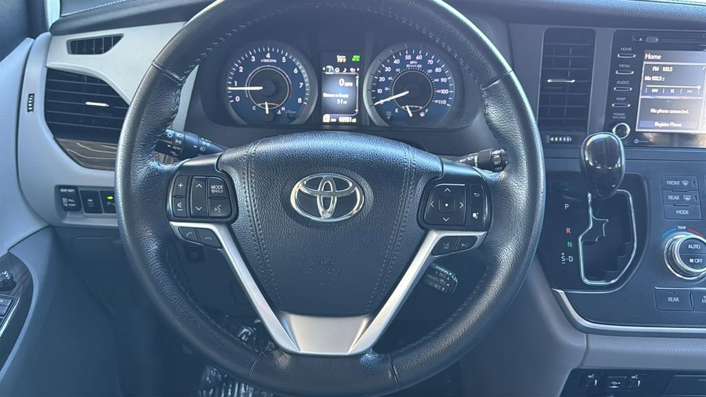 Used 2020 Toyota Sienna XLE w/ XLE Navigation Package image 10