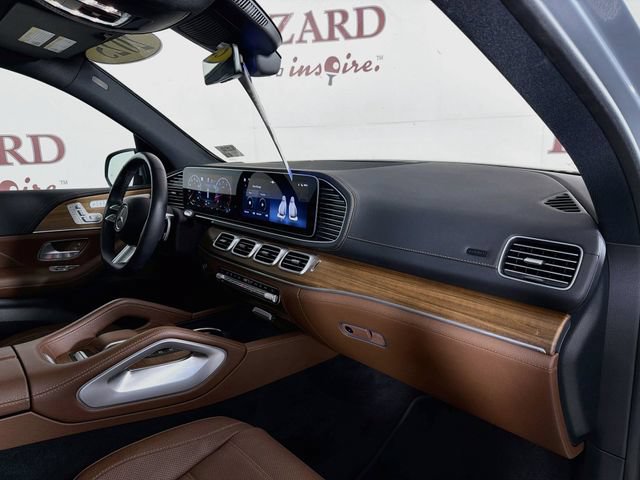 Used 2025 Mercedes-Benz GLS 450 4MATIC image 37