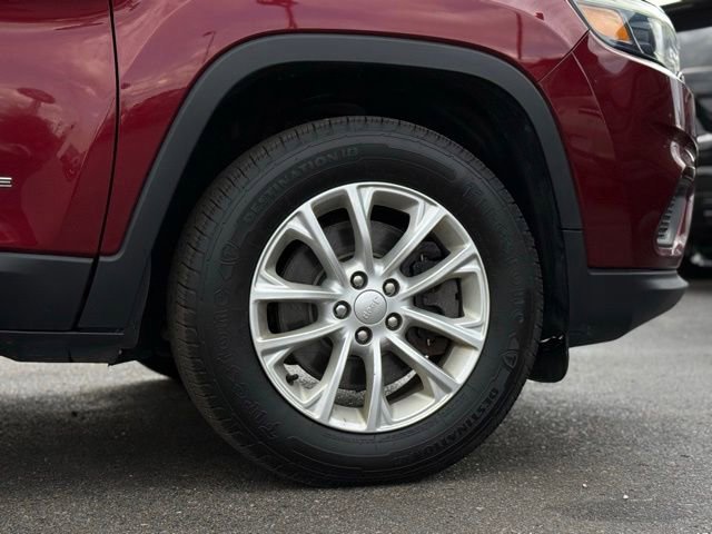 Used 2020 Jeep Cherokee Latitude w/ Cold Weather Group AWD/4WD image 41