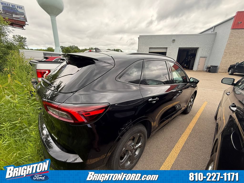 Certified 2023 Ford Escape ST-Line w/ Tech Pack #1 AWD/4WD image 5