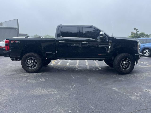Certified 2025 Ford F250 Platinum w/ Platinum Plus Package AWD/4WD image 2