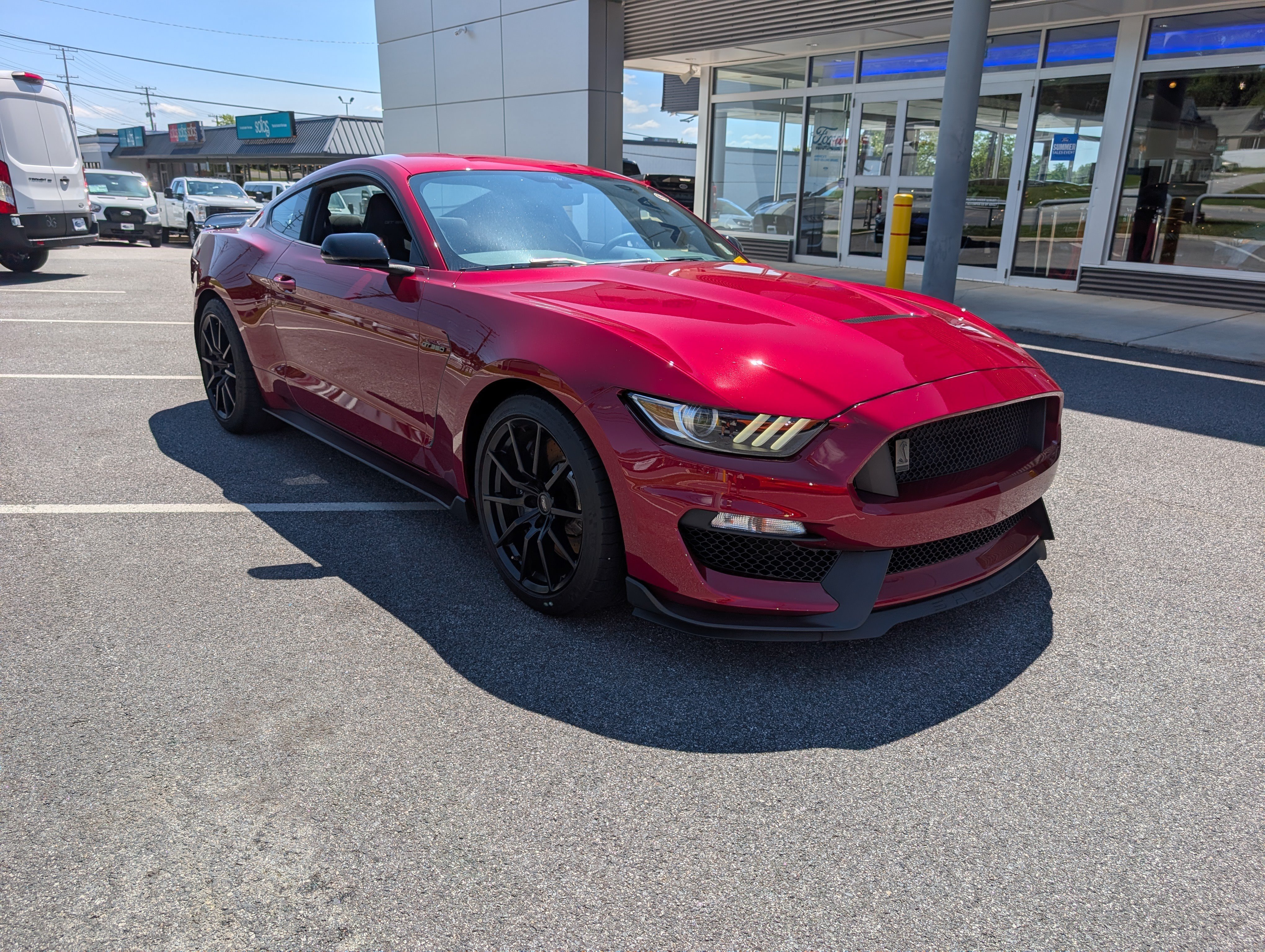 Certified 2018 Ford Mustang Shelby GT350 w/ Electronics Package RWD image 9
