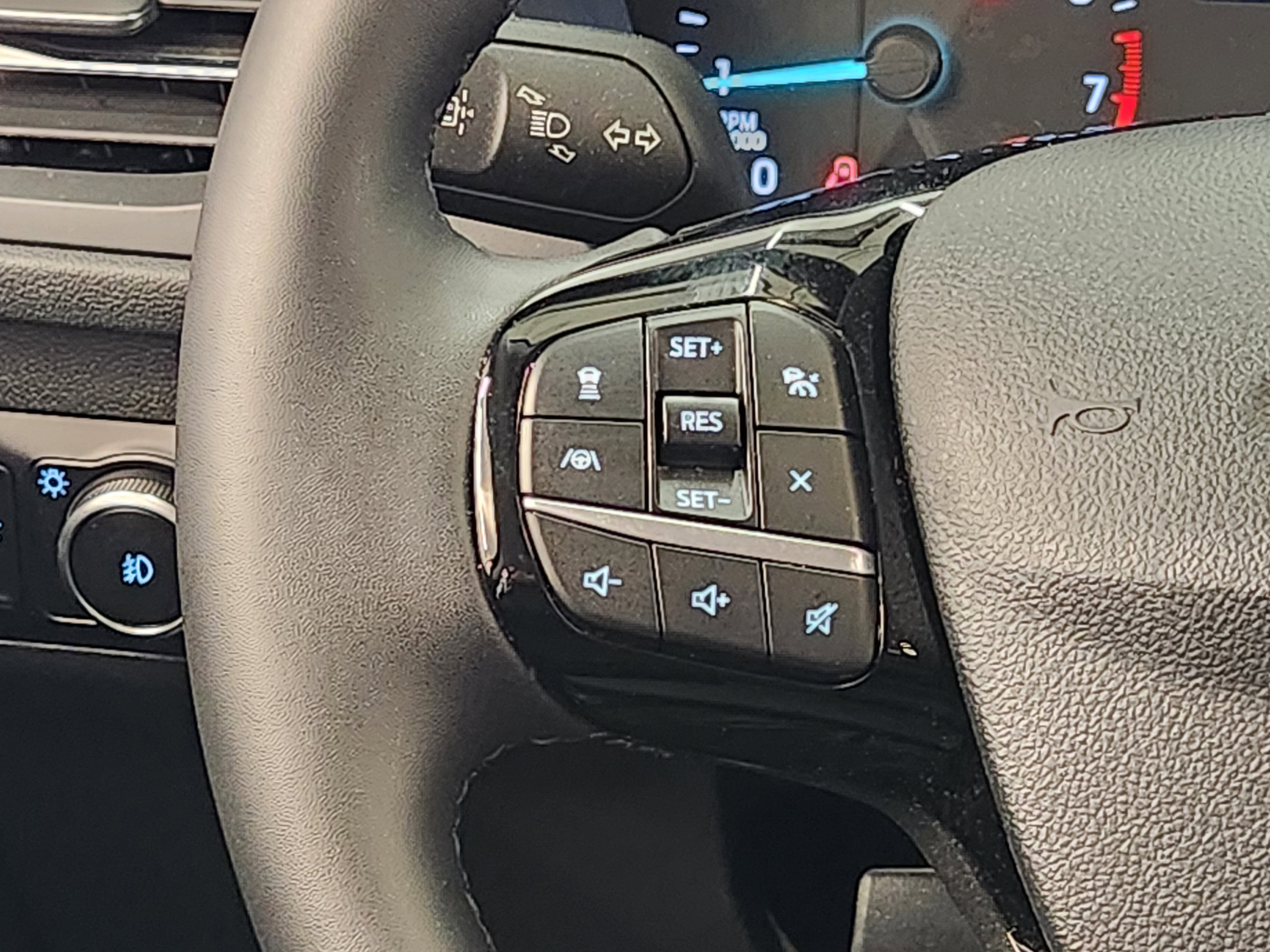 Certified 2022 Ford Escape SEL image 28