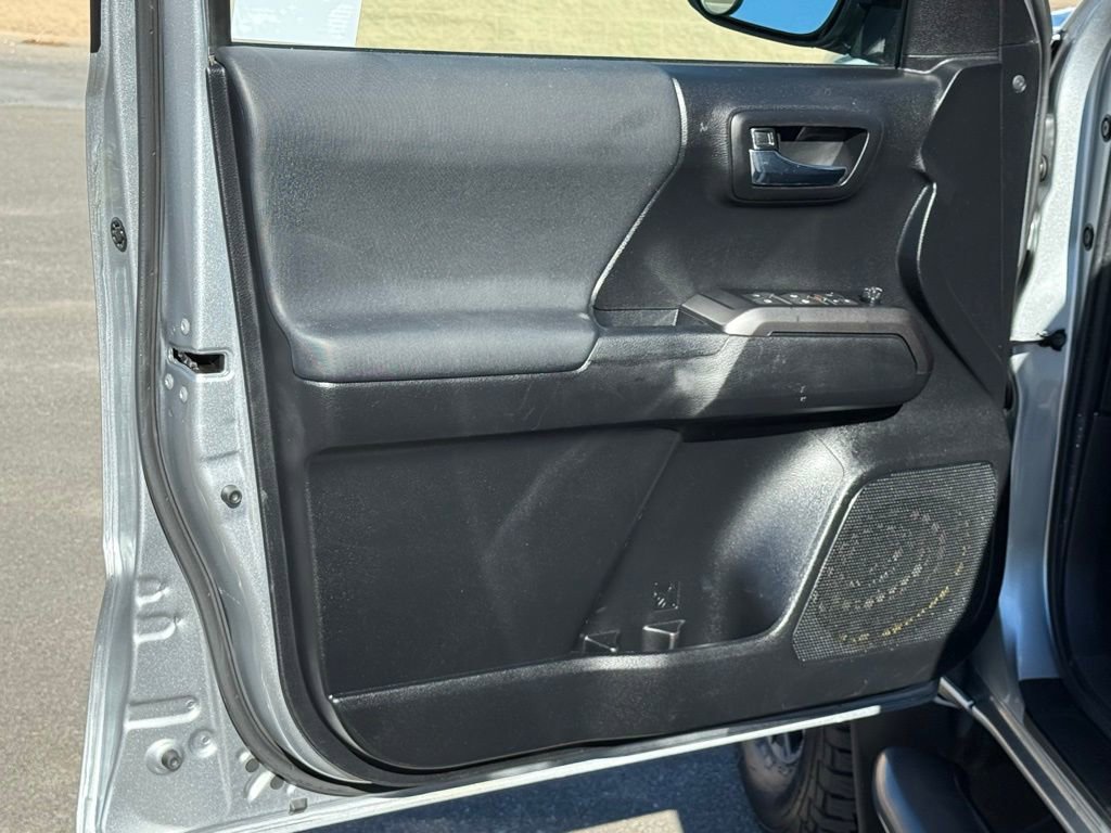 Used 2022 Toyota Tacoma TRD Sport image 16