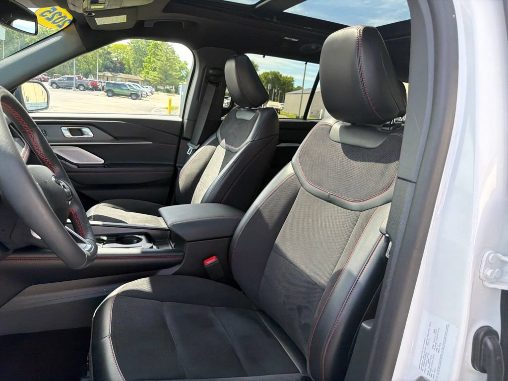 Certified 2025 Ford Explorer ST AWD/4WD image 12