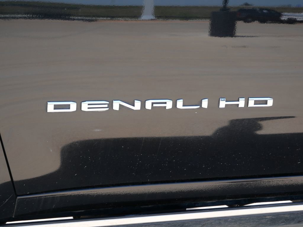 Used 2023 GMC Sierra 2500 Denali w/ Denali Black Diamond Edition image 13