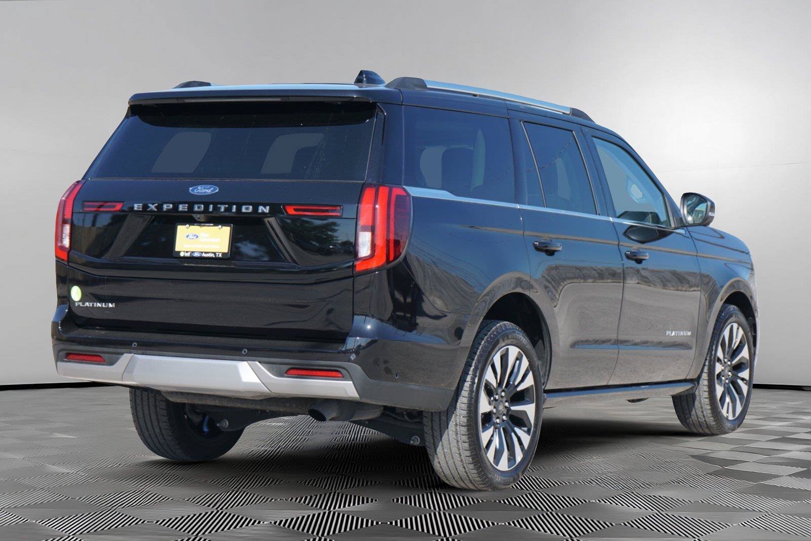 Certified 2025 Ford Expedition Platinum w/ Driver's Package AWD/4WD image 5