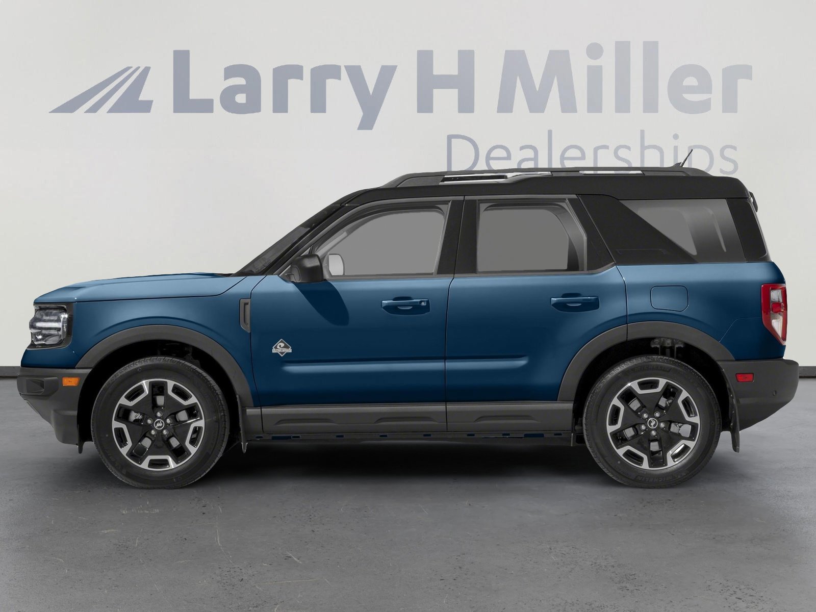Certified 2023 Ford Bronco Sport Outer Banks AWD/4WD image 2