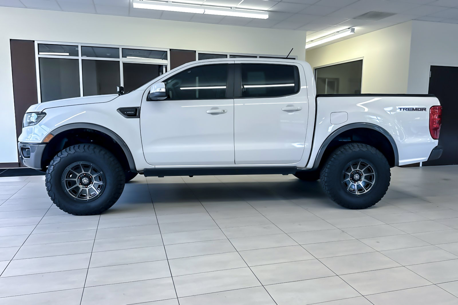 Certified 2023 Ford Ranger Lariat w/ Tremor Off-Road Package AWD/4WD image 7