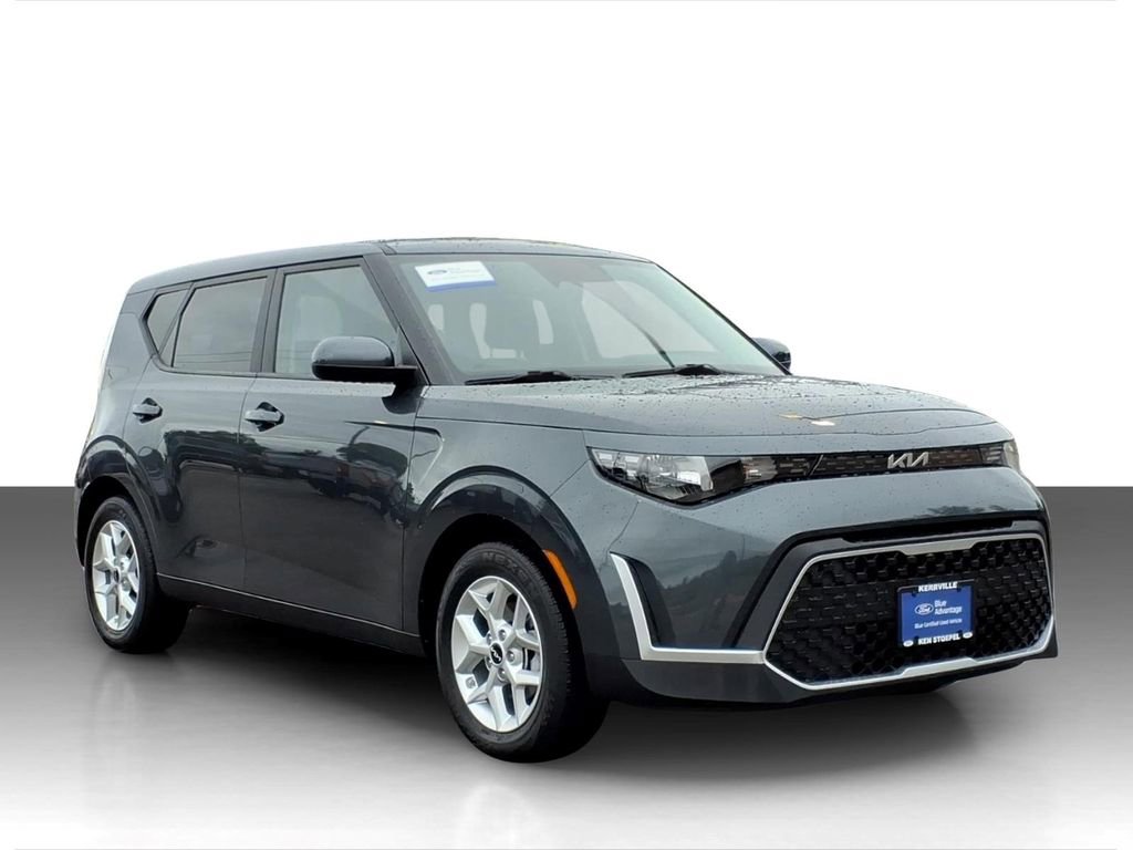 Used 2025 Kia Soul LX w/ LX Technology Package FWD image 1