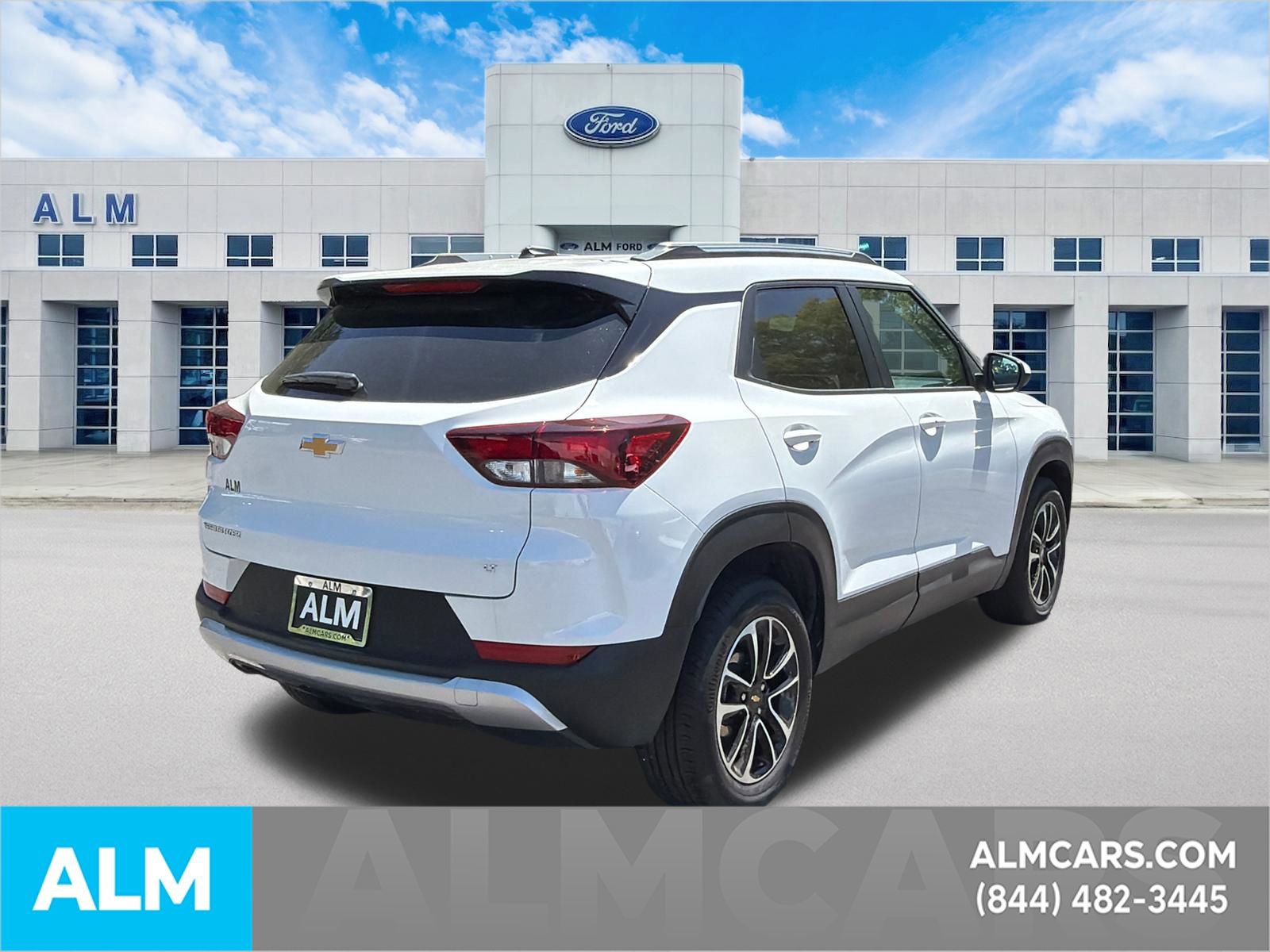 Used 2026 Chevrolet TrailBlazer LT w/ LT Cold Weather Package FWD image 5