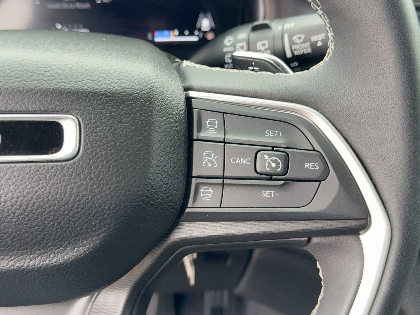 Used 2023 Jeep Grand Cherokee Altitude image 23