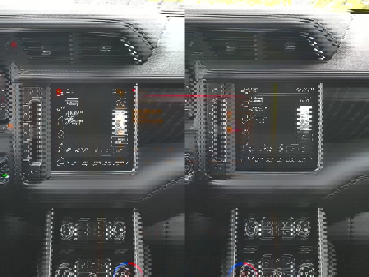 Used 2023 GMC Yukon Denali w/ Denali Reserve Package image 16