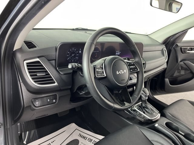 Used 2024 Kia Seltos EX AWD/4WD image 16