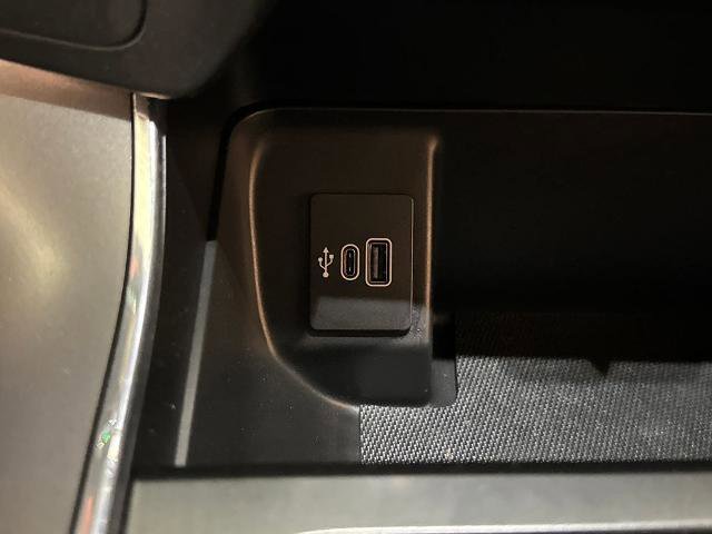 Certified 2025 Ford F150 Lightning XLT AWD/4WD image 29
