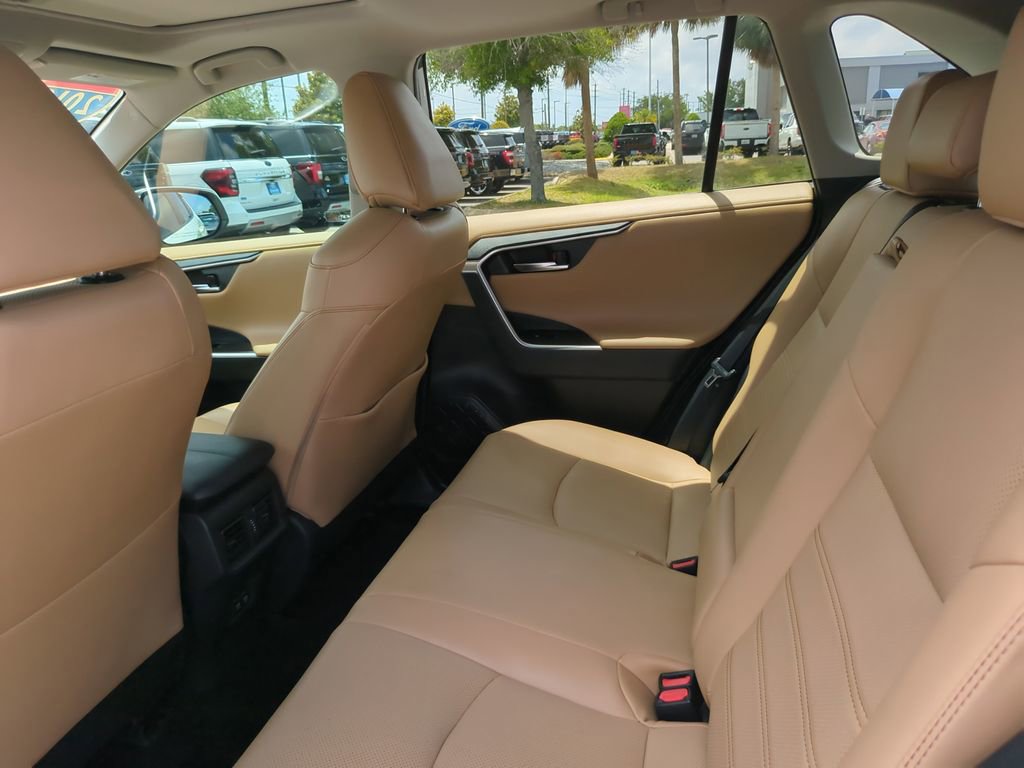 Used 2019 Toyota RAV4 Limited w/ Limited Grade Weather Package AWD/4WD image 19