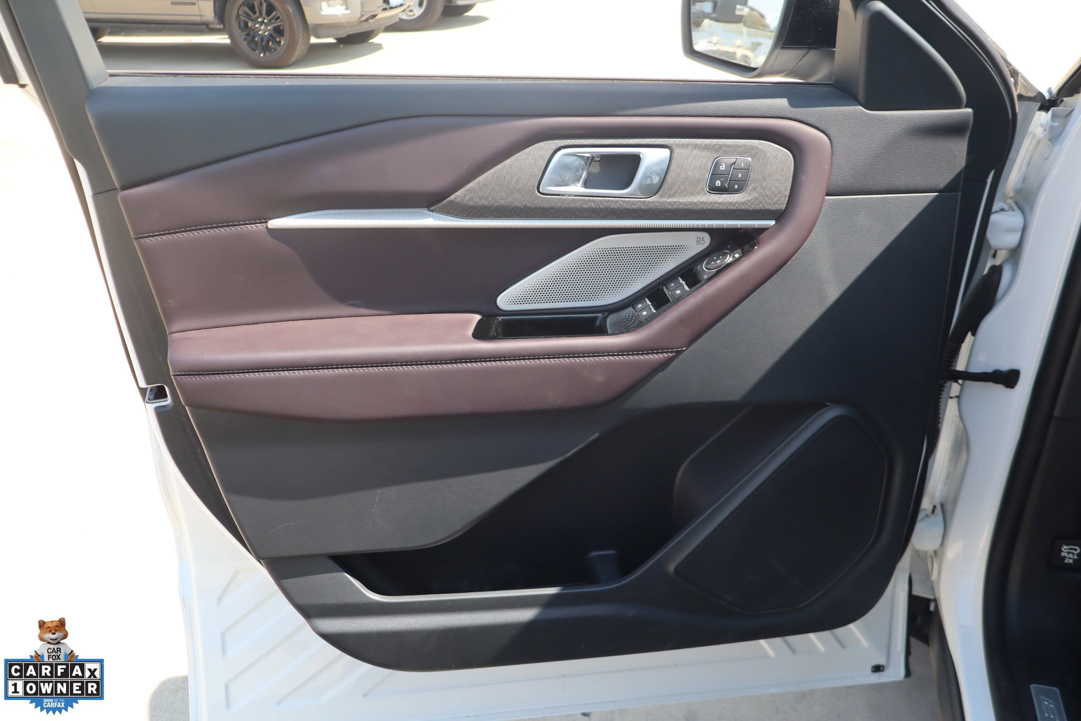 Certified 2025 Ford Explorer Platinum RWD image 12