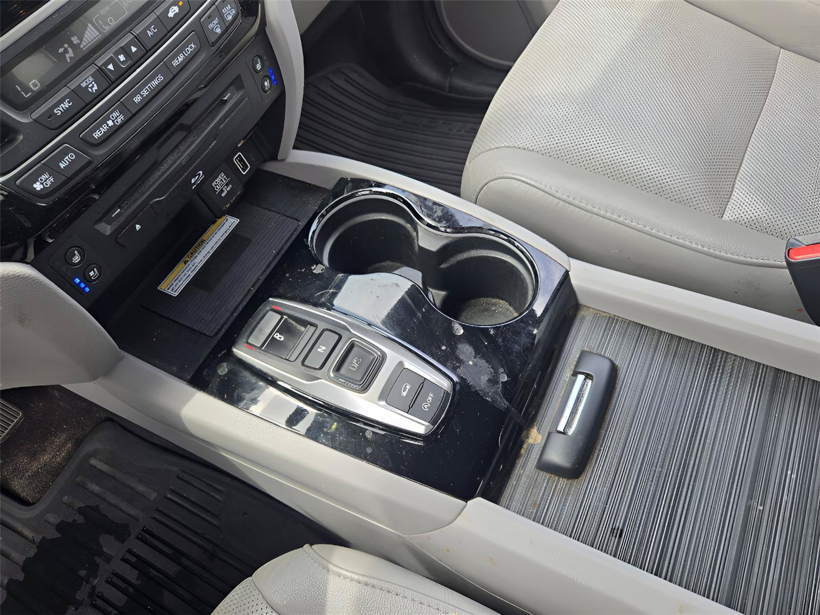 Used 2019 Honda Pilot Elite image 16