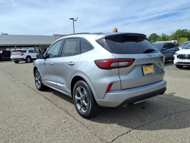 Certified 2024 Ford Escape ST-Line w/ Tech Pack #1 AWD/4WD image 5
