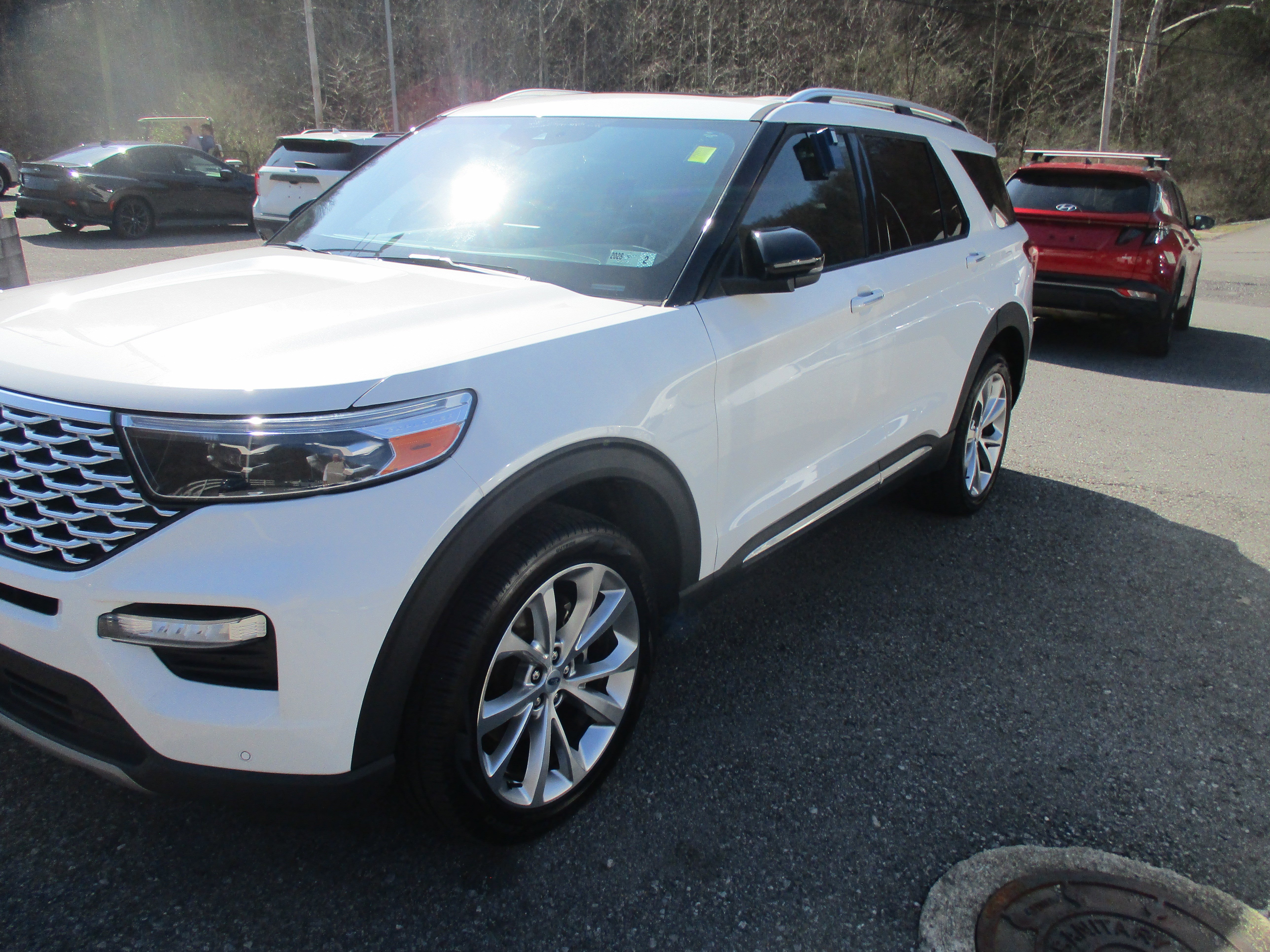 Certified 2023 Ford Explorer Platinum w/ Technology Package AWD/4WD image 8