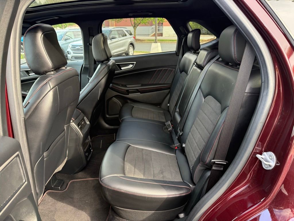 Certified 2022 Ford Edge ST-Line AWD/4WD image 18