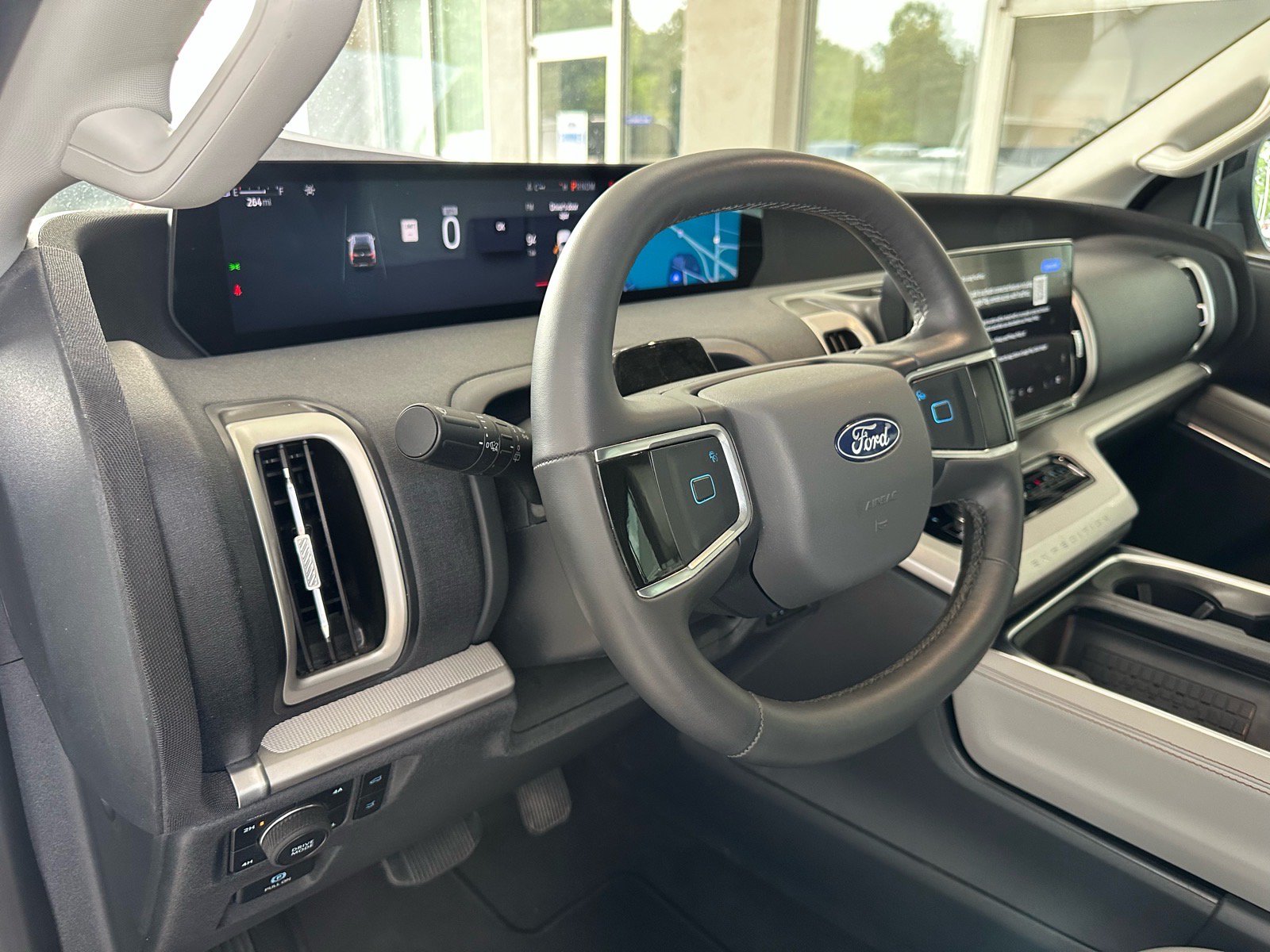 Certified 2025 Ford Expedition Active AWD/4WD image 18
