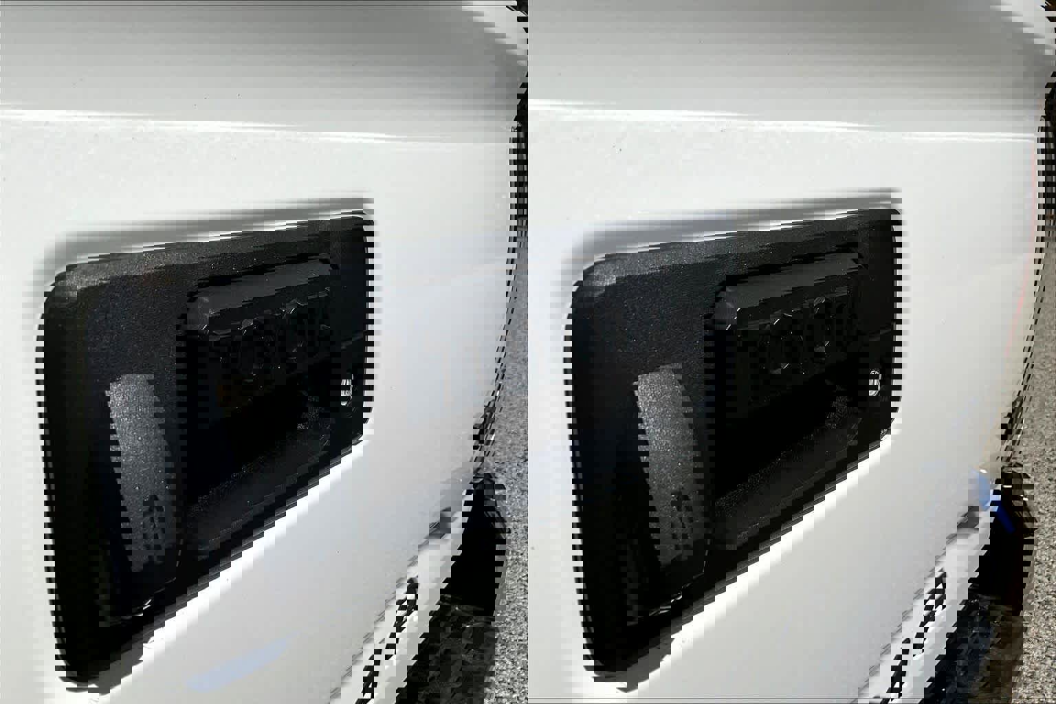 Used 2023 Toyota Tacoma TRD Off-Road AWD/4WD image 33