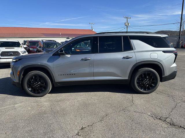 Used 2025 Chevrolet Traverse LT w/ Midnight/Sport Edition image 6