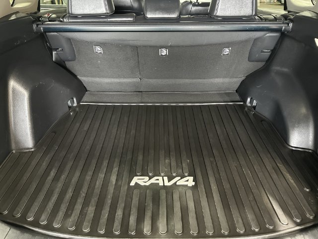 Used 2022 Toyota RAV4 XLE Premium AWD/4WD image 26