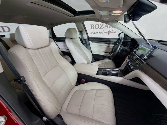 Used 2018 Honda Accord Touring image 34