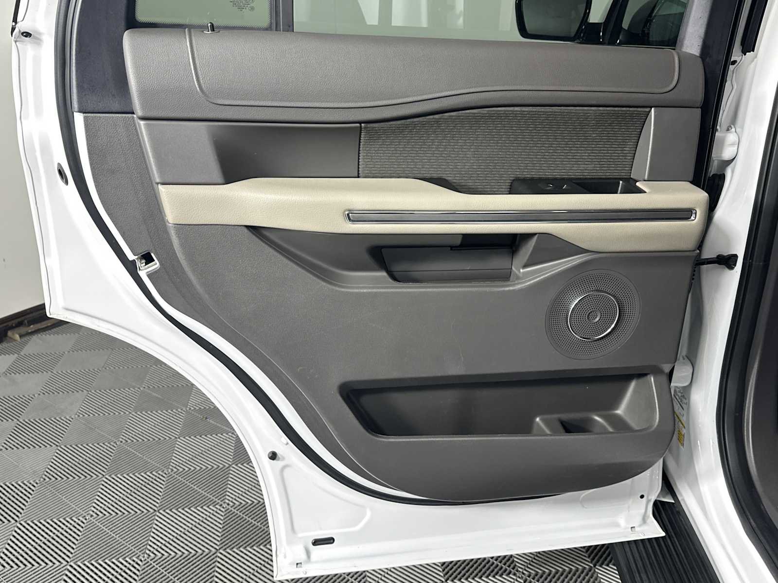 Certified 2020 Ford Expedition XLT RWD image 22