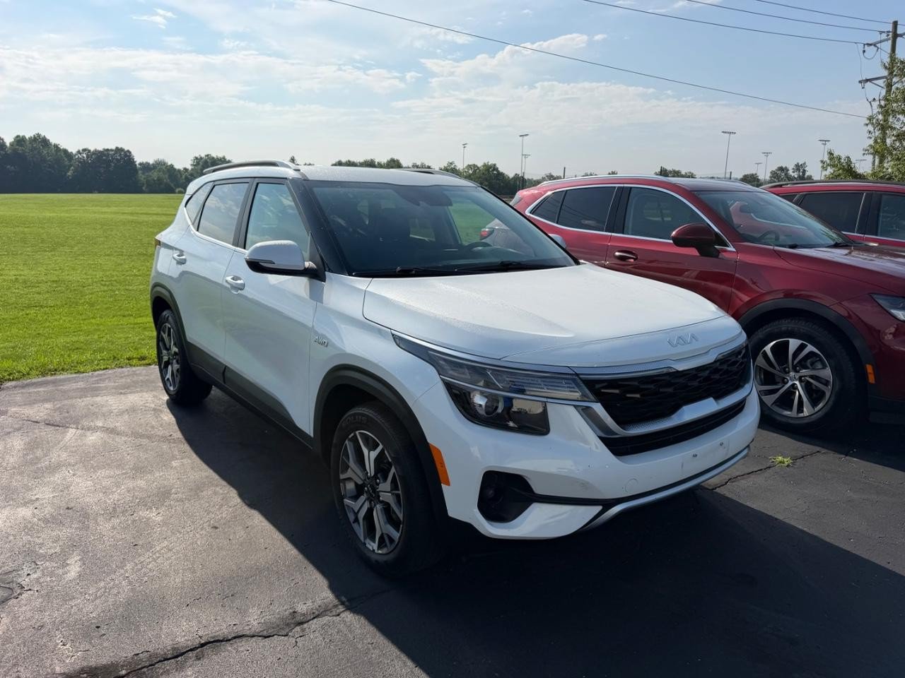 Used 2023 Kia Seltos EX AWD/4WD image 2
