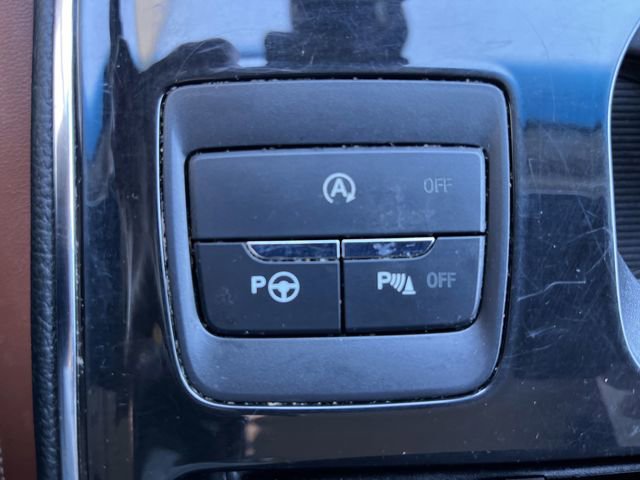 Certified 2019 Ford Edge Titanium w/ Equipment Group 301A image 36