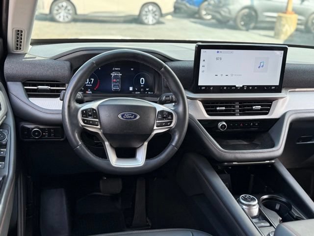 Certified 2025 Ford Explorer Active w/ Active Comfort Package AWD/4WD image 6
